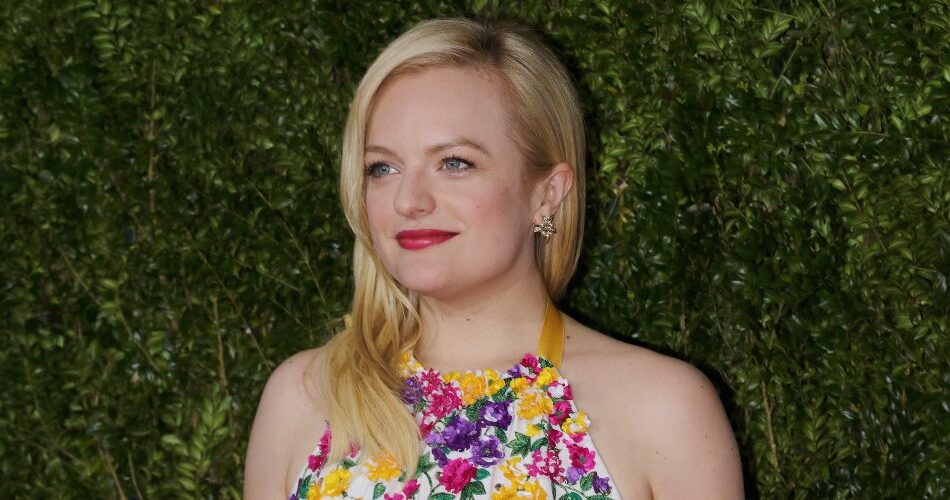 is elisabeth moss pregnant or not