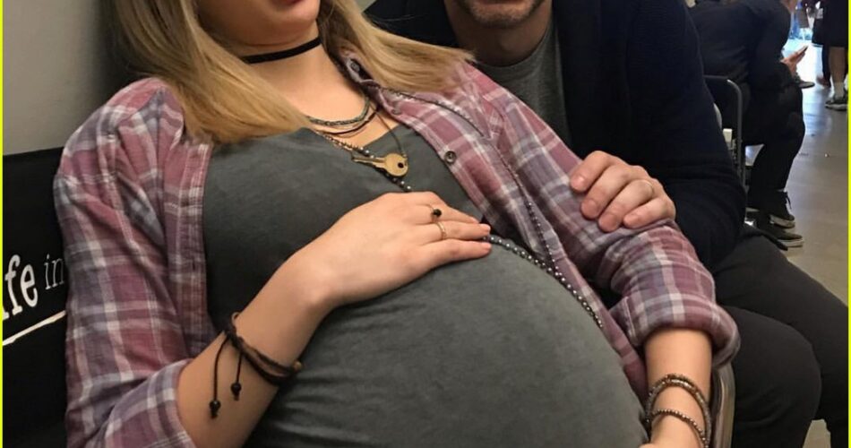 is Joey King pregnant for real