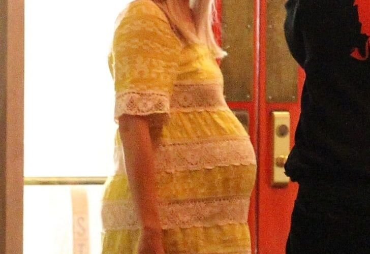 is Margot Robbie pregnant for real